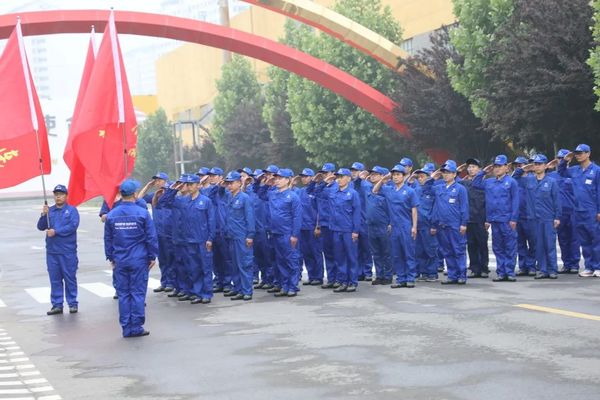 衛輝市第一支企業民兵連成立！
